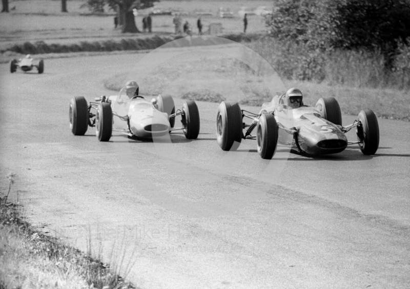 Mike Spence, Ron Harris F2 Lotus 35 Cosworth, leads Graham Hill, Lotus 35, into Esso Bend, Oulton Park Gold Cup, 1965
