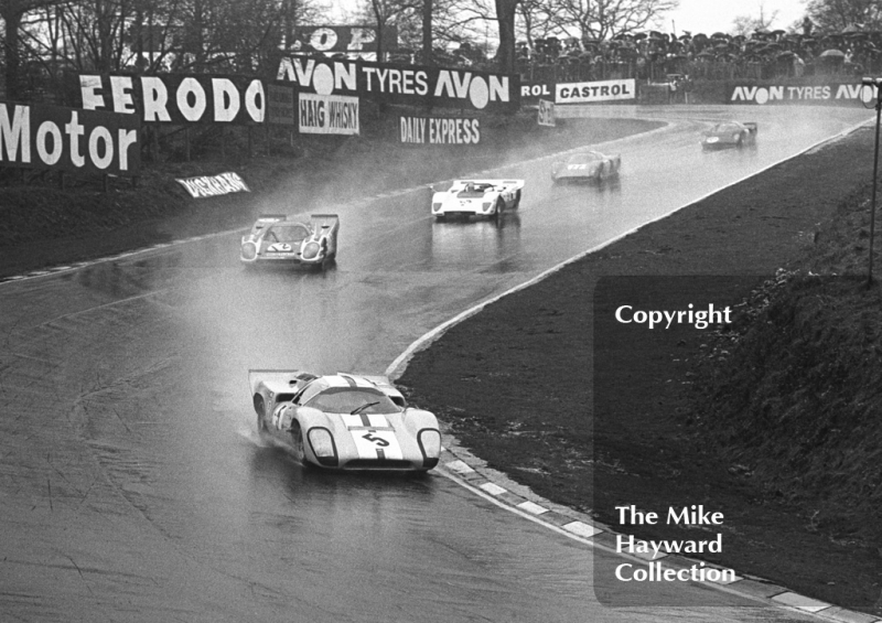 Jo Bonnier, Reine Wisell,&nbsp;Lola T70, leads Hans Herrmann/Richard Attwood, Porsche 917, Brands Hatch BOAC 1000k 1970.
