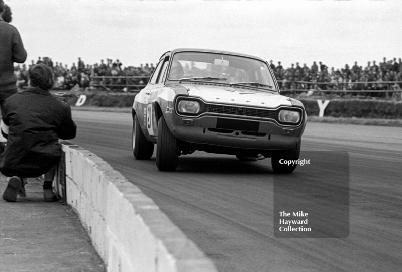 R Mansfield, Team Diamond, Ford Escort, Silverstone, British Grand Prix meeting 1969.
