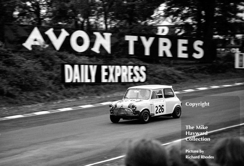 J Mitchell, Mini Cooper S, Brands Hatch, 28 May 1967.
