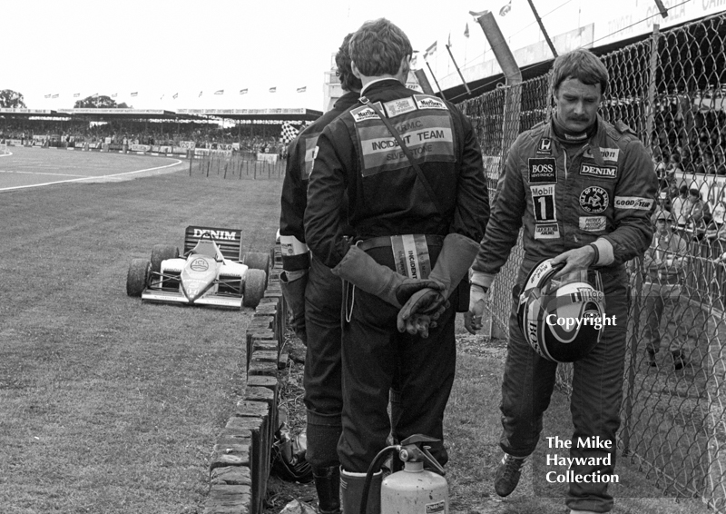 Nigel Mansell walks from his stricken Williams FW10, British Grand Prix, Silverstone, 1985