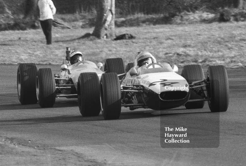 Mike Walker, Chequered Flag/Scalextric McLaren M4A, BRSCC Trophy, Formula 3, Oulton Park, 1968.
