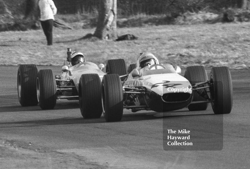 Mike Walker, Chequered Flag/Scalextric McLaren M4A, BRSCC Trophy, Formula 3, Oulton Park, 1968.
