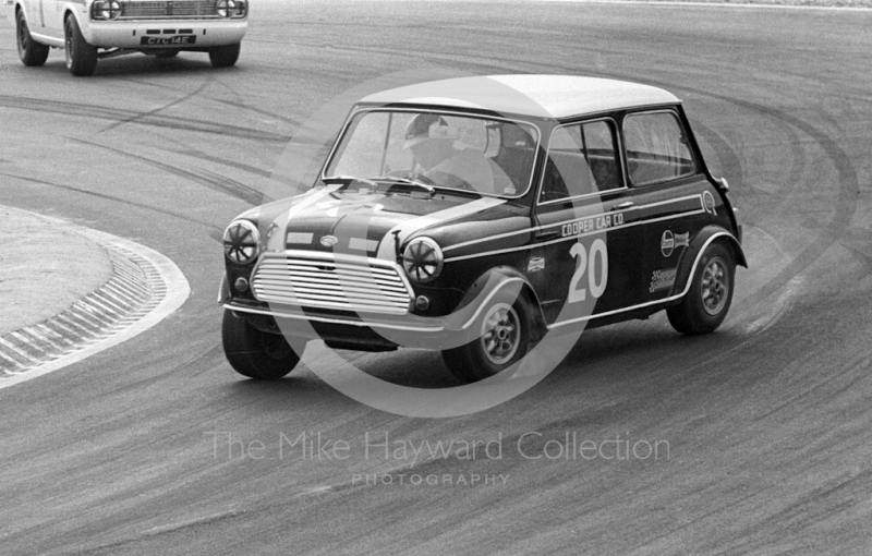 John Rhodes, Mini Cooper S, Thruxton Easter Monday meeting 1968.
