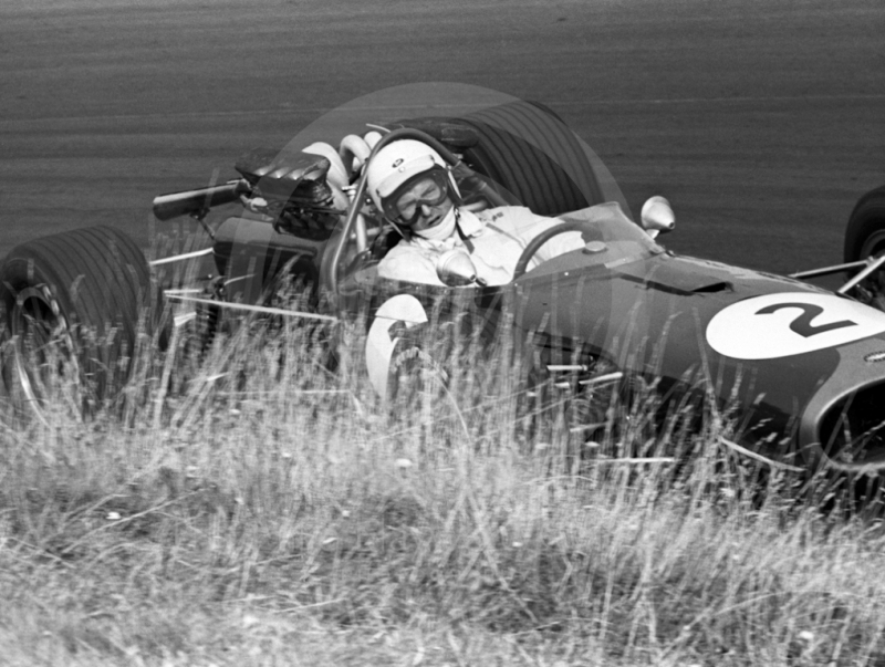 Frank Gardner, Repco Brabham, Esso Bend, Oulton Park Gold Cup 1967.
