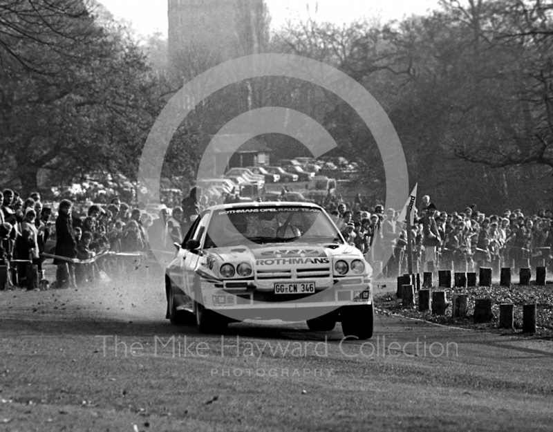 Jimmy McRae and Ian Grindrod (GG CN 346), Rothmans Opel Manta 400, 1983 Lombard RAC Rally, Sutton Park.
