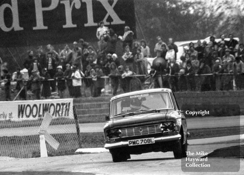 Tony Stubbs Satra Motors Racing Lada 1200, Britax Production Saloon Car Race, European F2 Championship meeting, Silverstone, 1975.
