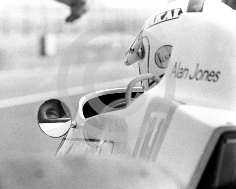 Alan Jones, Saudi Williams FW07, reflects on the forthcoming race, Silverstone, British Grand Prix 1979.
