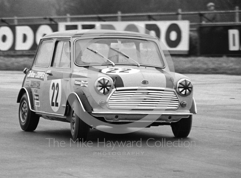 Gordon Spice, Britax Cooper Downton Mini Cooper S, Silverstone International Trophy meeting 1969.
