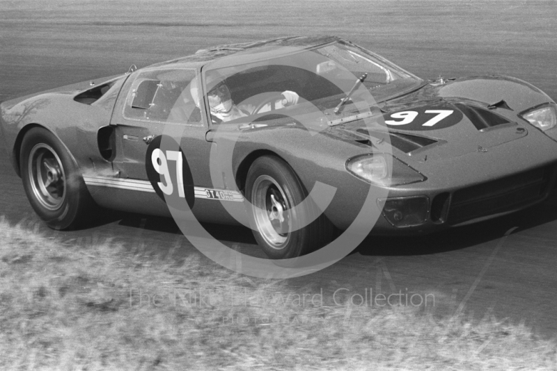 Bob Vincent, Ford GT40, Oulton Park, Spring Cup 1968.
