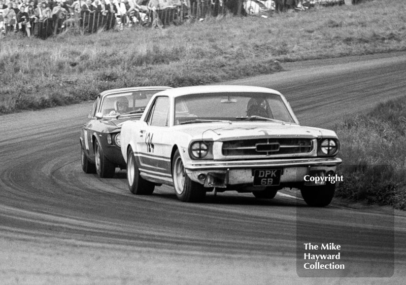 Robin Smith, Curtis Speed Racing Team Ford Mustang (DPK 6B), leads Geoff Breakell, Alfa Romeo GTA, before retiring on lap 9, Oulton Park Gold Cup meeting, 1967.
