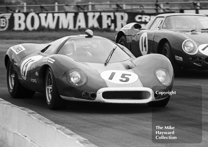 Frank Gardner, Alan Mann Ford F3L, and David Skailes, Ferrari 250LM, 1968 Martini International 300, Silverstone