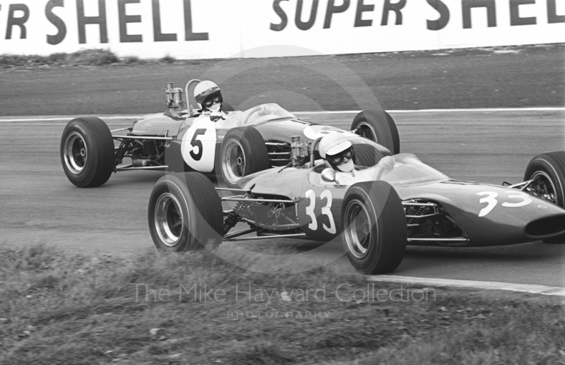 Morris Nunn, Lotus 41, and Peter Gaydon, Special Motor Racing Team Brabham BT18, Oulton Park, BRSCC Â£1000 1967.
