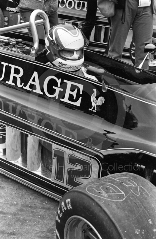 Nigel Mansell, Lotus 88B, in the pits at Silverstone, British Grand Prix 1981.
