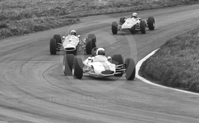 John Miles, Lotus Components Lotus 41C; Derek Bell, Brabham BT21; and Dave Berry, Frank Lythgoe Racing Brabham BT21, Oulton Park, BRSCC Â£1000 1967.
