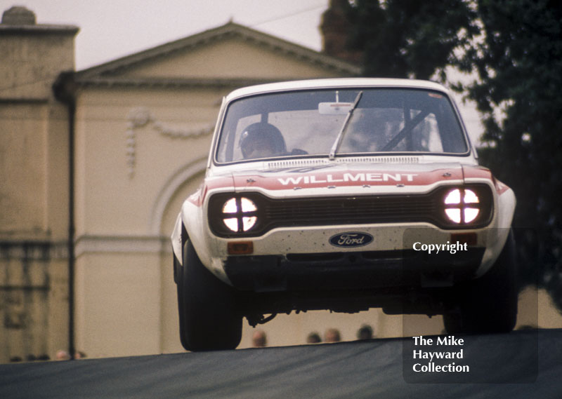 Mike Crabtree, Willment Ford Escort RS1600, Hepolite Glacier Trophy race, Oulton Park Gold Cup meeting 1971.
