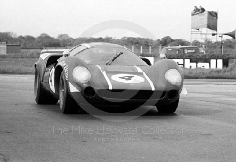 David Hobbs, M J Gartlan Lola T70, Martini International Trophy, Silverstone, 1969
