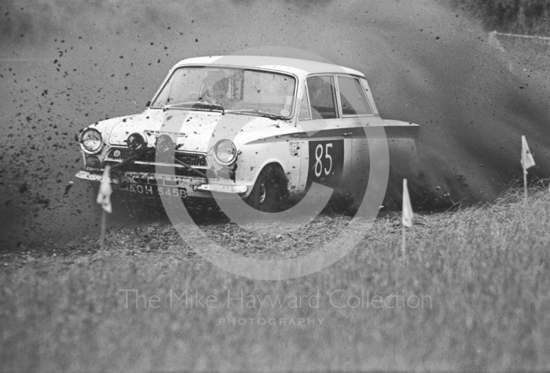A Tyler, Lotus Cortina (reg no A0H 545B), Express & Star National Autocross, Pattingham, South Staffordshire, 1968.
