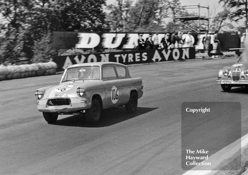 Chris Craft, Ford Anglia 1650cc, at Devils Elbow, BRSCC National Meeting, June 1963, Mallory Park