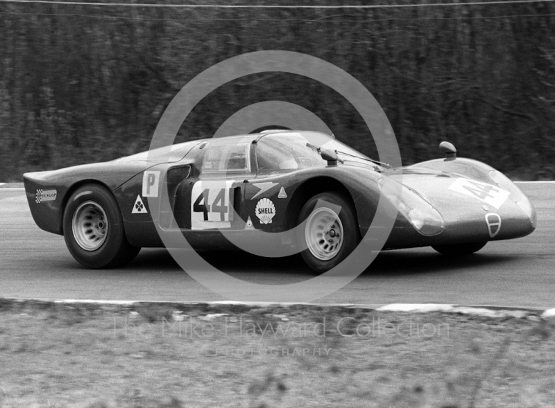 Nanni Galli/Giancarlo Baghetti, Autodelta Alfa Romeo T33/2, 1968 BOAC 500, Brands Hatch
