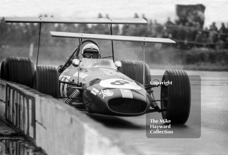 Race winner Jack Brabham, Brabham BT26 A/2 at Copse Corner, Silverstone, International Trophy 1969.
