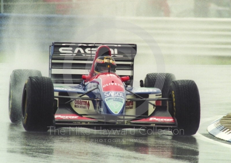 Thierry Boutsen, Jordan 193 Hart, seen during qualifying for the 1993 British Grand Prix at Silverstone.
