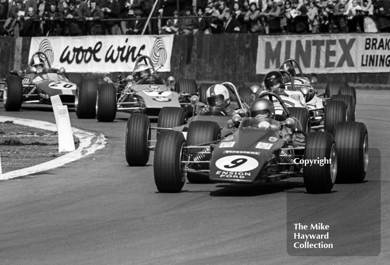 Bev Bond, Ensign LNF1, leads the pack, followd by Dave Walker, Lotus 69, James Hunt, March 713, Freddy Kottulinsky, Lotus 69, Sandy Shepard, Brabham BT28, GKN Forgings Trophy, International Trophy meeting, Silverstone, 1971.
