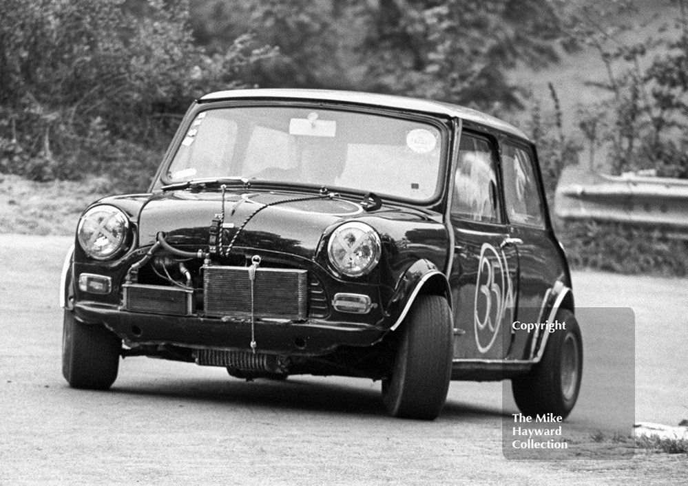 A Dealey, Mini Cooper S, Newton Oil Trophy Meeting, Prescott, 1968.
