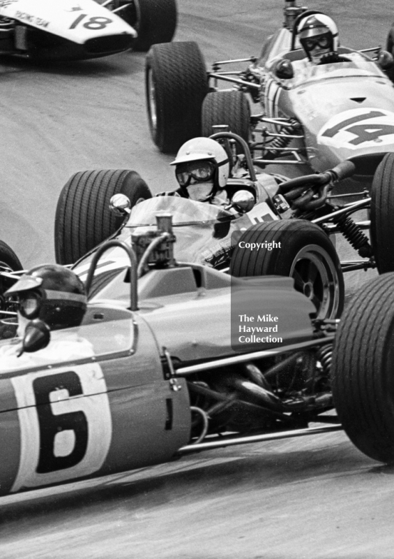 Cyd Williams, Repco Brabham BT21, Chris Williams, Chevron B9&nbsp;and Philippe Vidal, Goodwin Racing Brabham BT21, Mallory Park, F3 Guards International Trophy, BRSCC 4000 Guineas meeting, 1968.
