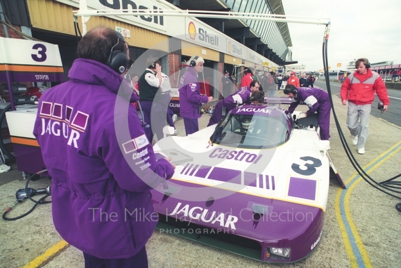 Martin Brundle, Alain Ferte Jaguar XJR-11, Shell BDRC Empire Trophy, Round 3 of the World Sports Prototype Championship, Silverstone, 1990.
