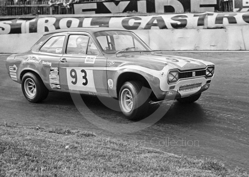 Paul Shrubshall, Belmont Racing Ford Escort, Hepolite Glacier Saloon Race, Mallory Park, 1971
