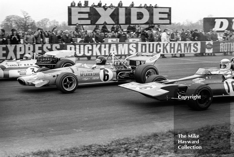Pedro Rodriguez, Yardley BRM P160 leads off the line from Peter Gethin, McLaren M14A and Jackie Stewart, Tyrrell 001, Oulton Park Rothmans International Trophy, 1971
