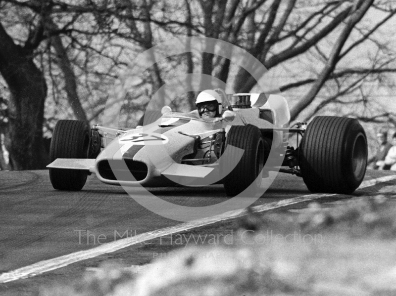 Horst Kroll, Altona Racing Lola T142/SL142/34, sideways at Lodge Corner, 6th place, F5000 Guards Championship round, Oulton Park, April 1969.
