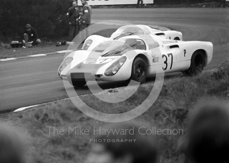 Jo Siffert/Hans Herrmann, Porsche 907 2.2, exiting Druids Hairpin before retiring after 106 laps, BOAC 500, Brands Hatch, 1968
