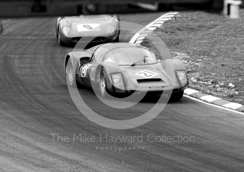 Porsche 906 of Bill Bradley/ Eric Liddell, followed by Pedro Rodriguez/Roy Pierpoint, Ferrari 250LM&nbsp;at South Bank Bend, 1968 BOAC 500, Brands Hatch
