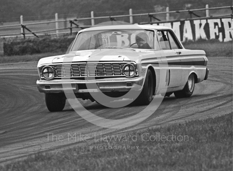 Terry Sanger, Ford Falcon, at Becketts Corner, Silverstone Martini International Trophy 1968.
