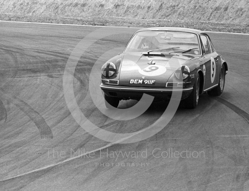 Vic Elford, Porsche 911, BEM 911F, Easter Monday meeting, Thruxton, 1968.
