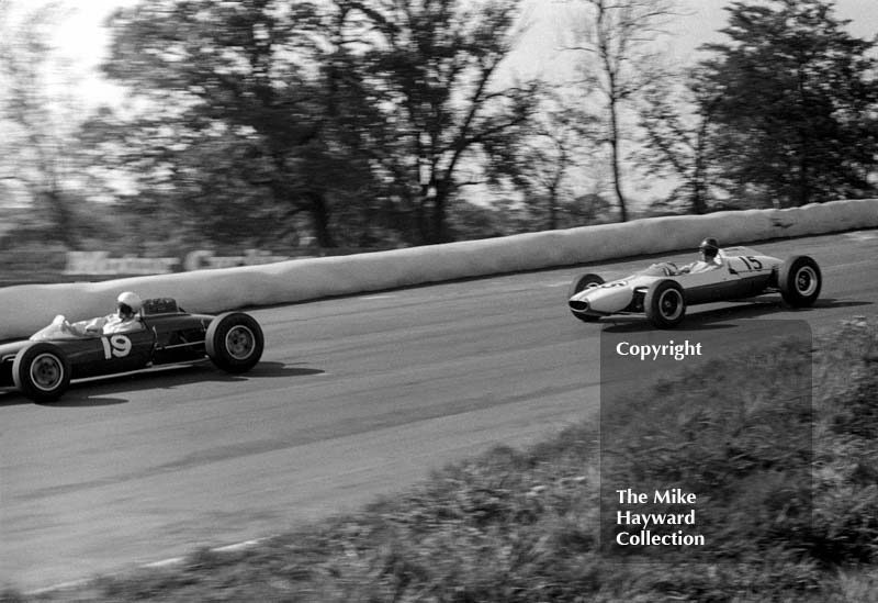 David Hobbs, Merlyn Racing Mk 7, Tony Hegbourne, Normand Racing Team Cooper T71, Mallory Park, Grovewood Trophy, May 17&nbsp;1964.
