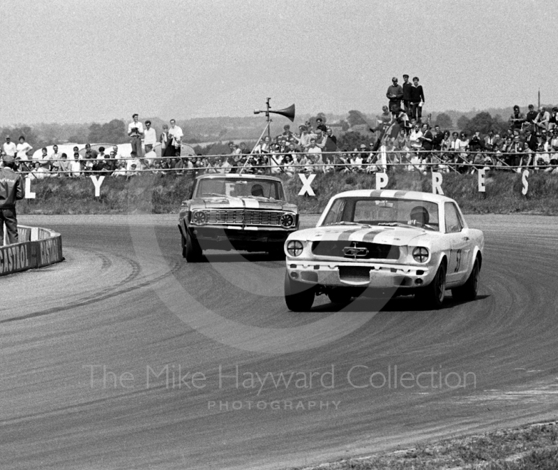 Jackie Oliver, D R Racing Ford Mustang, Ovaltine Trophy Touring Car Race, Silverstone, British Grand Prix, 1967.
