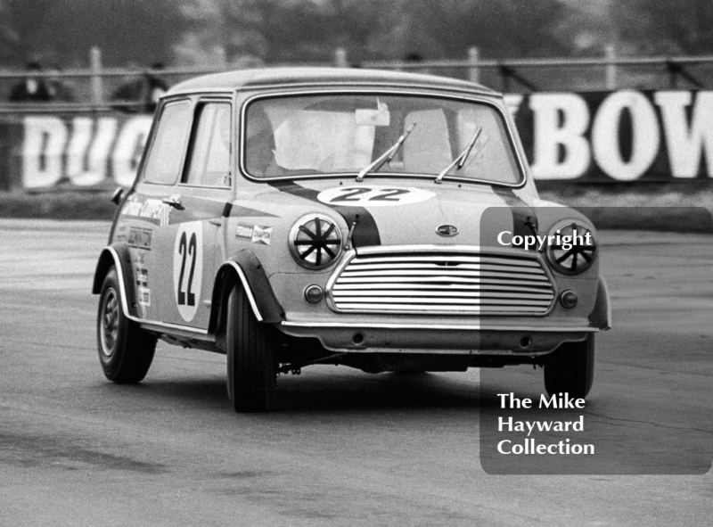 Gordon Spice, Britax Cooper Downton Mini Cooper S, Silverstone International Trophy meeting 1969.
