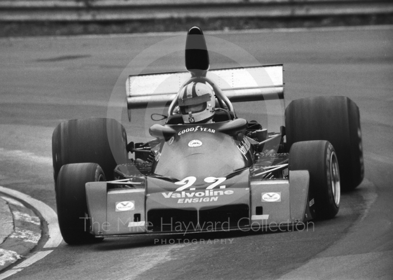 Chris Amon, John Day Models Ensign Ford N174, at Druids Hairpin, Race of Champions, Brands Hatch, 1976.
