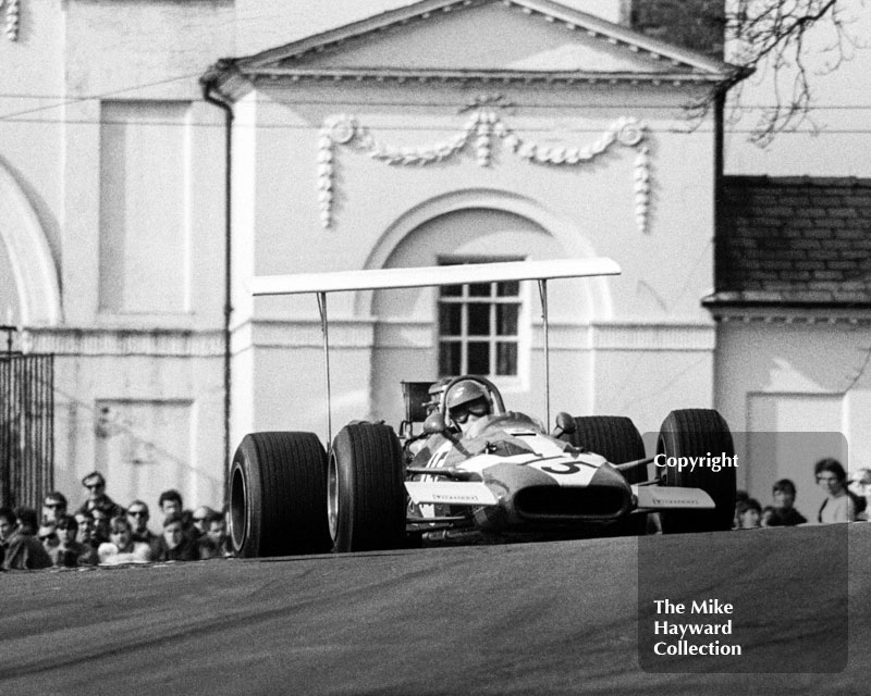 David Hobbs, TS Research and Development Surtees TS5/003 Chevrolet V8 - fastest in practice, 2nd in race - at Lodge Corner, F5000 Guards Trophy, Oulton Park, April 1969
