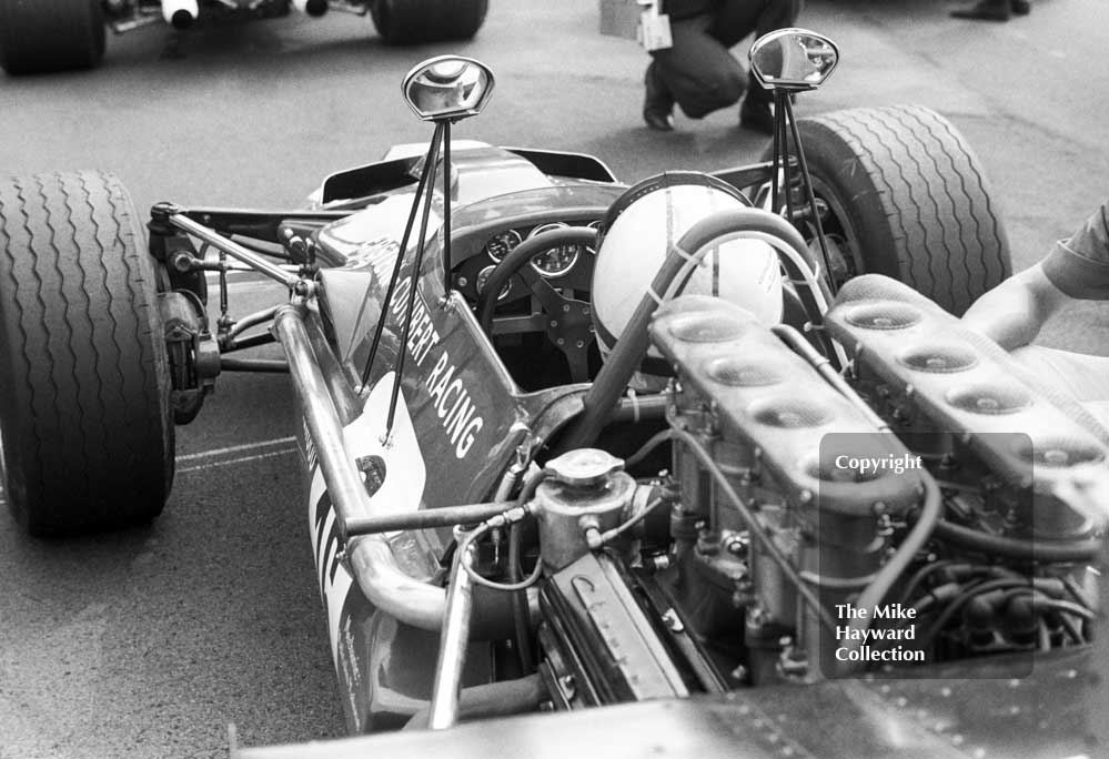 Mike Hailwood, Epstein Cuthbert Racing F5000 Lola T142, on the grid at the Oulton Park Gold Cup 1969.
