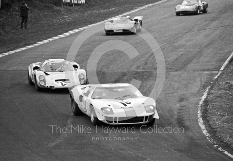 David Hobbs/Mike Hailwood, JW Ford GT40; Digby Martland/Richard Brostrom, Porsche 910; and Toine Hezemans/Gijs van Lennep, Abarth 2000S, Brands Hatch, BOAC 500 1969.
