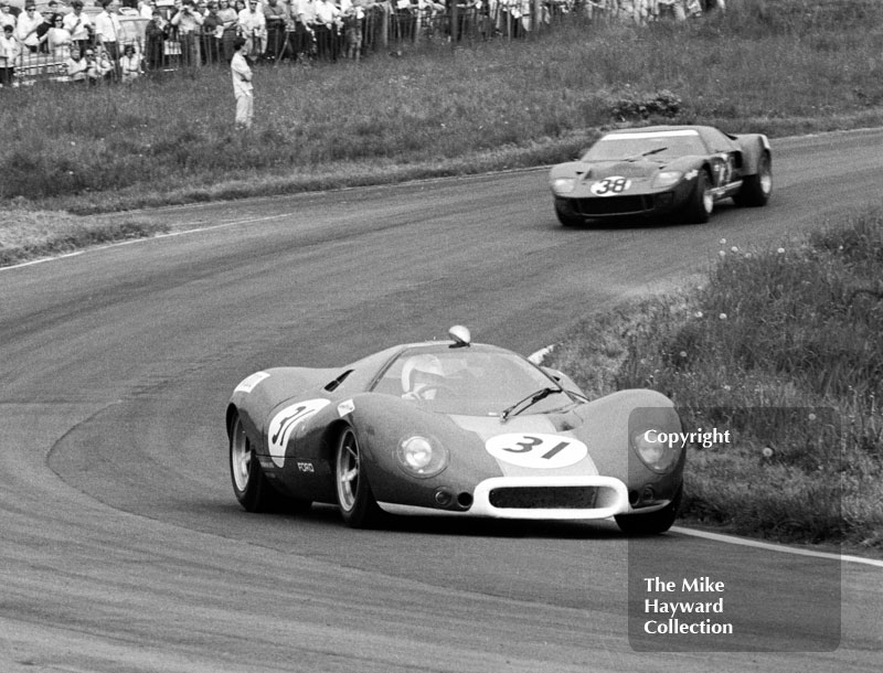 Richard Attwood, Ford F3L, and Paul Hawkins, Ford GT40, Oulton Park, Tourist Trophy 1968.

