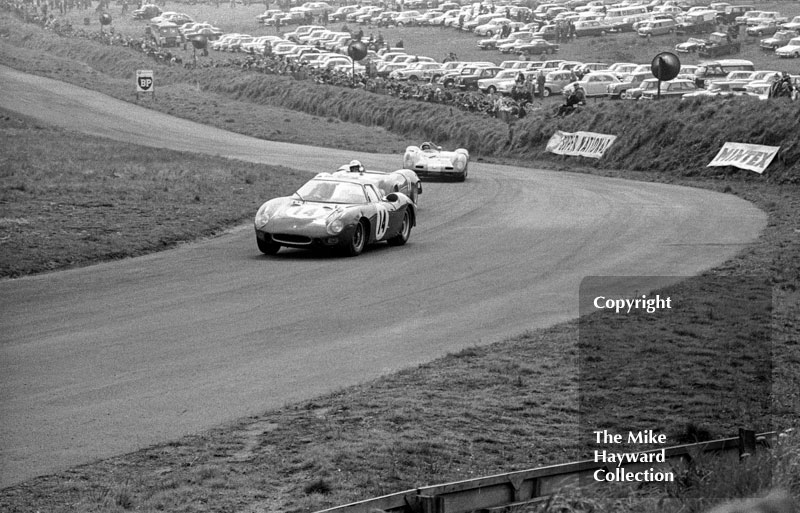 David Piper, Ferrari 250LM, Tommy Hitchcock, Brabham BT8, 1965 Tourist Trophy, Oulton Park.
