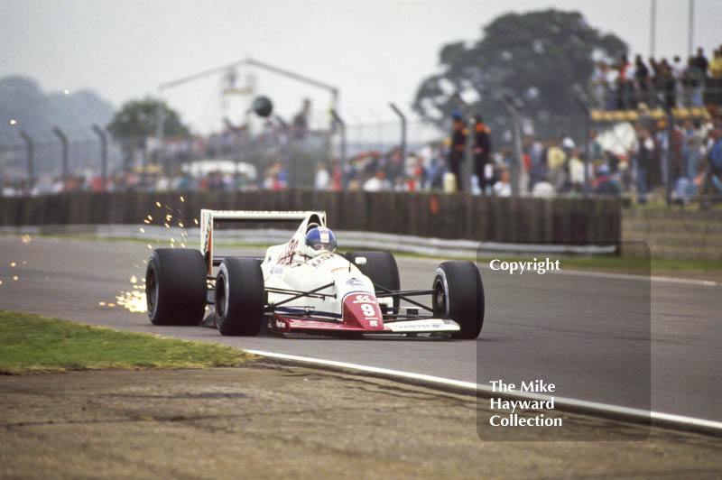 Derek Warwick, Arrows A11, Cosworth V8, British Grand Prix, Silverstone, 1989.
