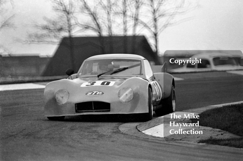 Mike Chittenden, Ginetta G4, Round 1 of the 1981 Motoring News Donington Grand Touring Car Championship.
