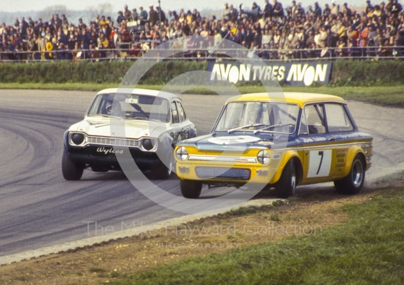 John Turner, Guys Automobiles Sunbeam Imp, leads Graham Birrell, Wylies of Glasgow Ford Escort, GKN Transmissions Trophy, International Trophy meeting, Silverstone, 1971.
