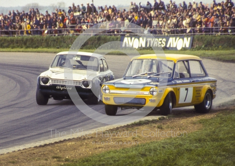 John Turner, Guys Automobiles Sunbeam Imp, leads Graham Birrell, Wylies of Glasgow Ford Escort, GKN Transmissions Trophy, International Trophy meeting, Silverstone, 1971.
